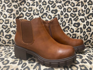 Camden Lug Boots- Brown Leather