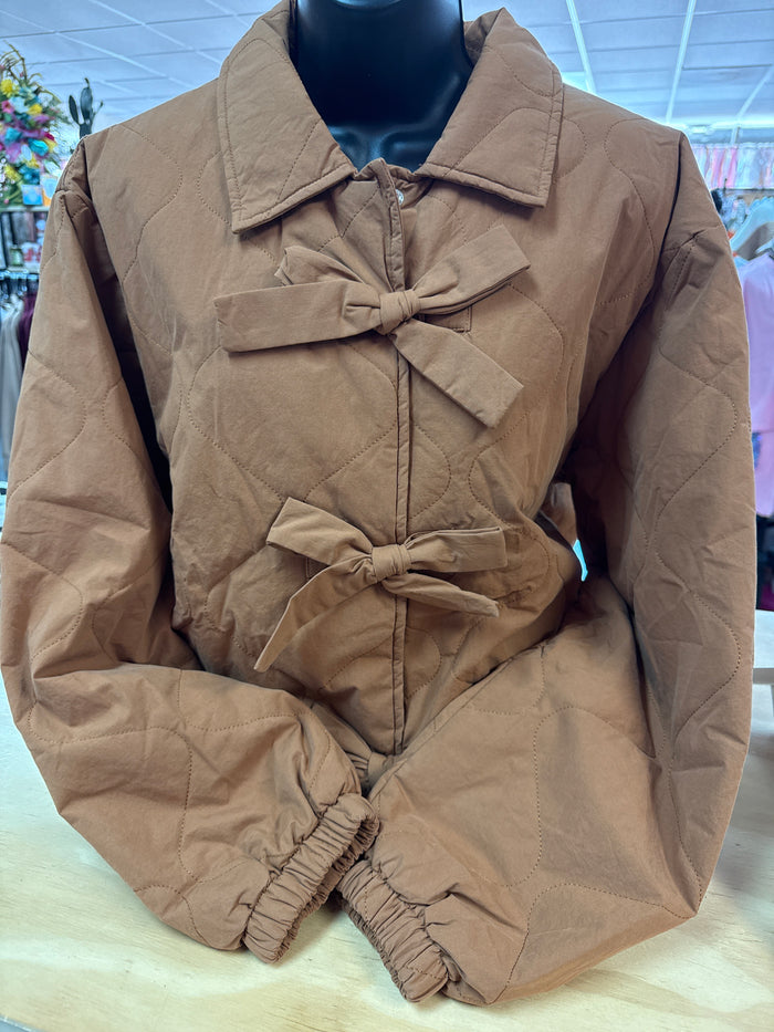 "Camel Front Bow Tie" Quilted Jacket