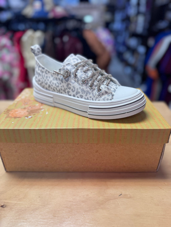 Aman Prints Shoes- "Leopard" White & Silver