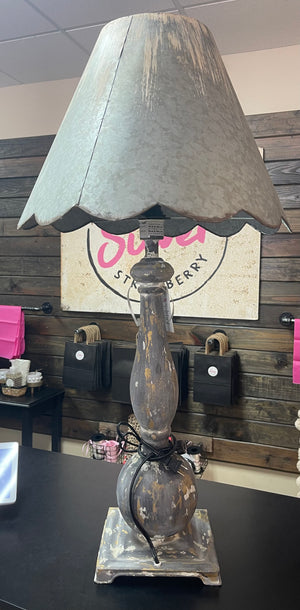 Home Décor Table Lamps- Metal Base With Scalloped Shade