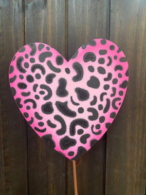 Round Top Collection- "Pink Cheetah Heart; Small" Yard Displays