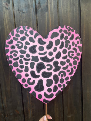 Round Top Collection- "Pink Cheetah Heart; Large" Yard Displays