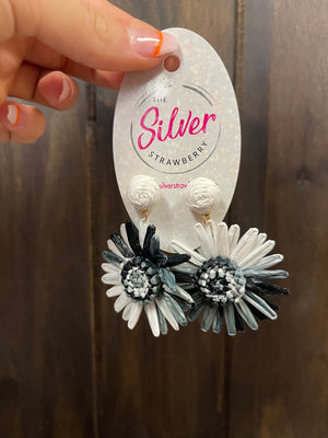 Yazelli Earrings- "3D Flowers" Black & White