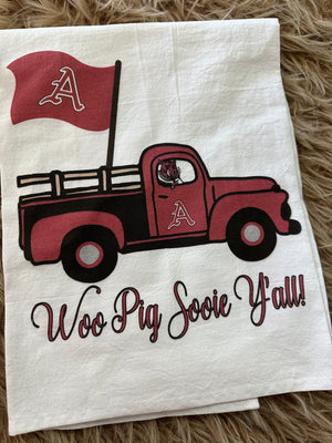 Kitchen Towels- "Arkansas; Woo Pig Sooie"