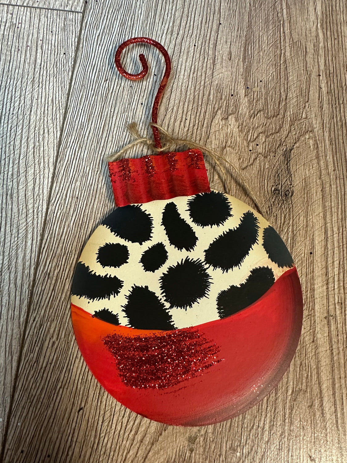 Round Top Collection- Medium Hanging Leopard Ornaments