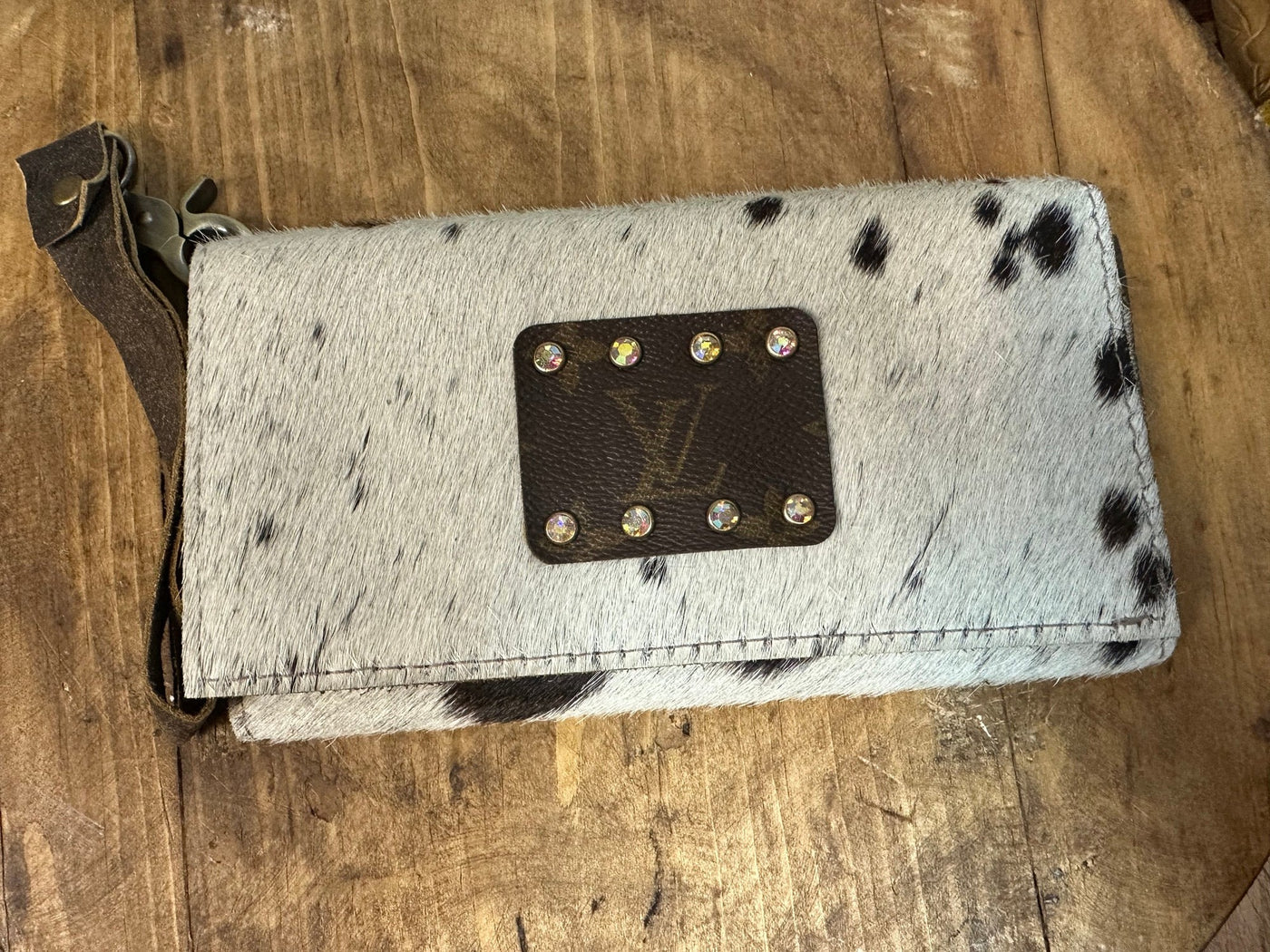 Revamped Large Wallet Wristlet & Phone Holder- Brown & White Cowhide – The  Silver Strawberry